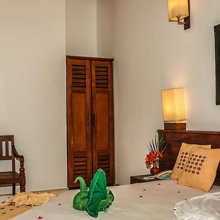 קנדי Senani Hotel מראה חיצוני תמונה