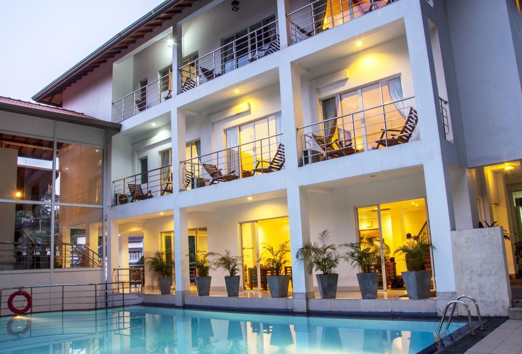 קנדי Senani Hotel מראה חיצוני תמונה