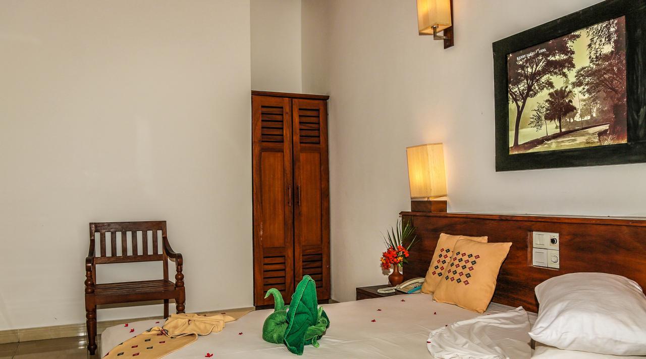 קנדי Senani Hotel מראה חיצוני תמונה