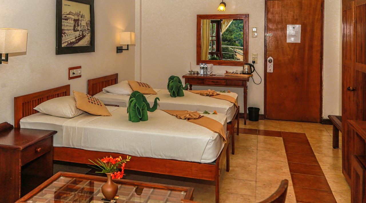 קנדי Senani Hotel מראה חיצוני תמונה