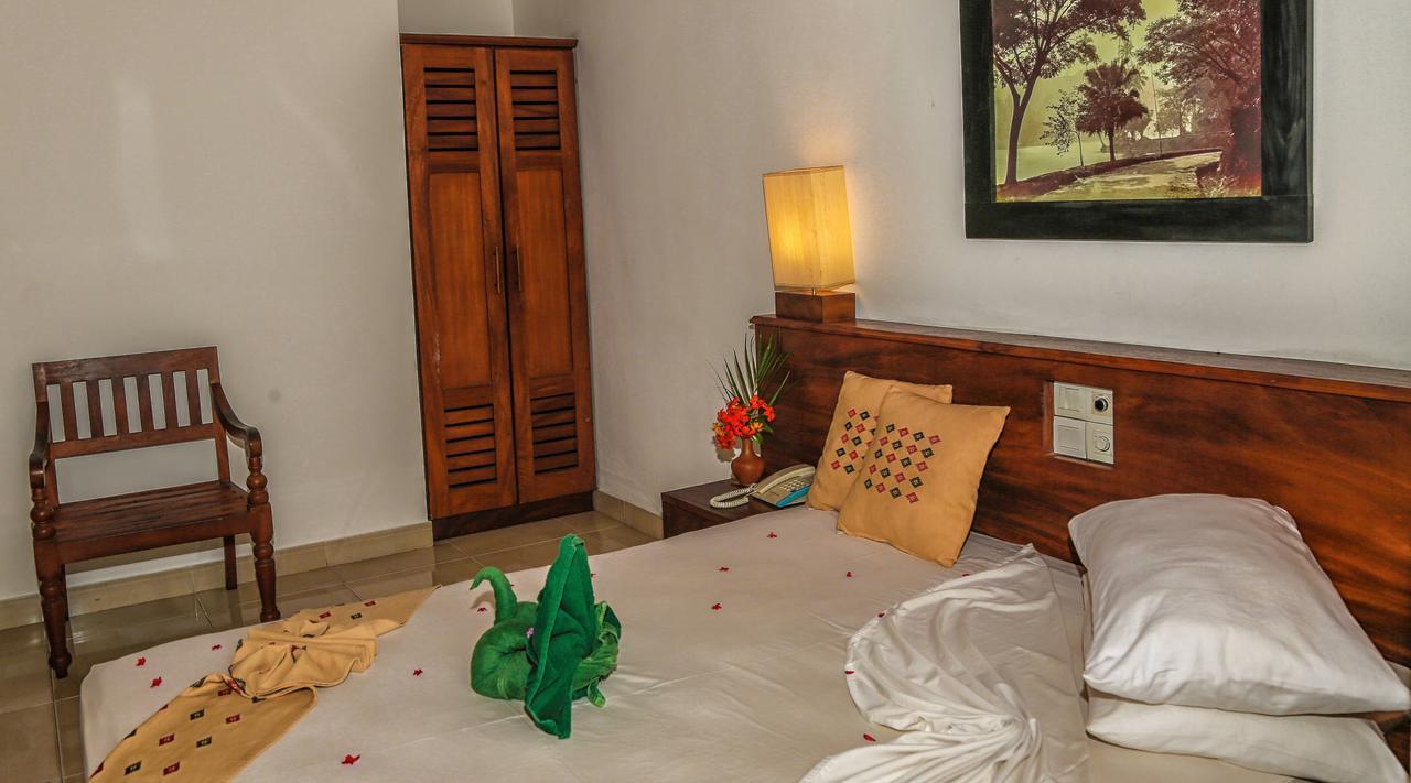קנדי Senani Hotel מראה חיצוני תמונה