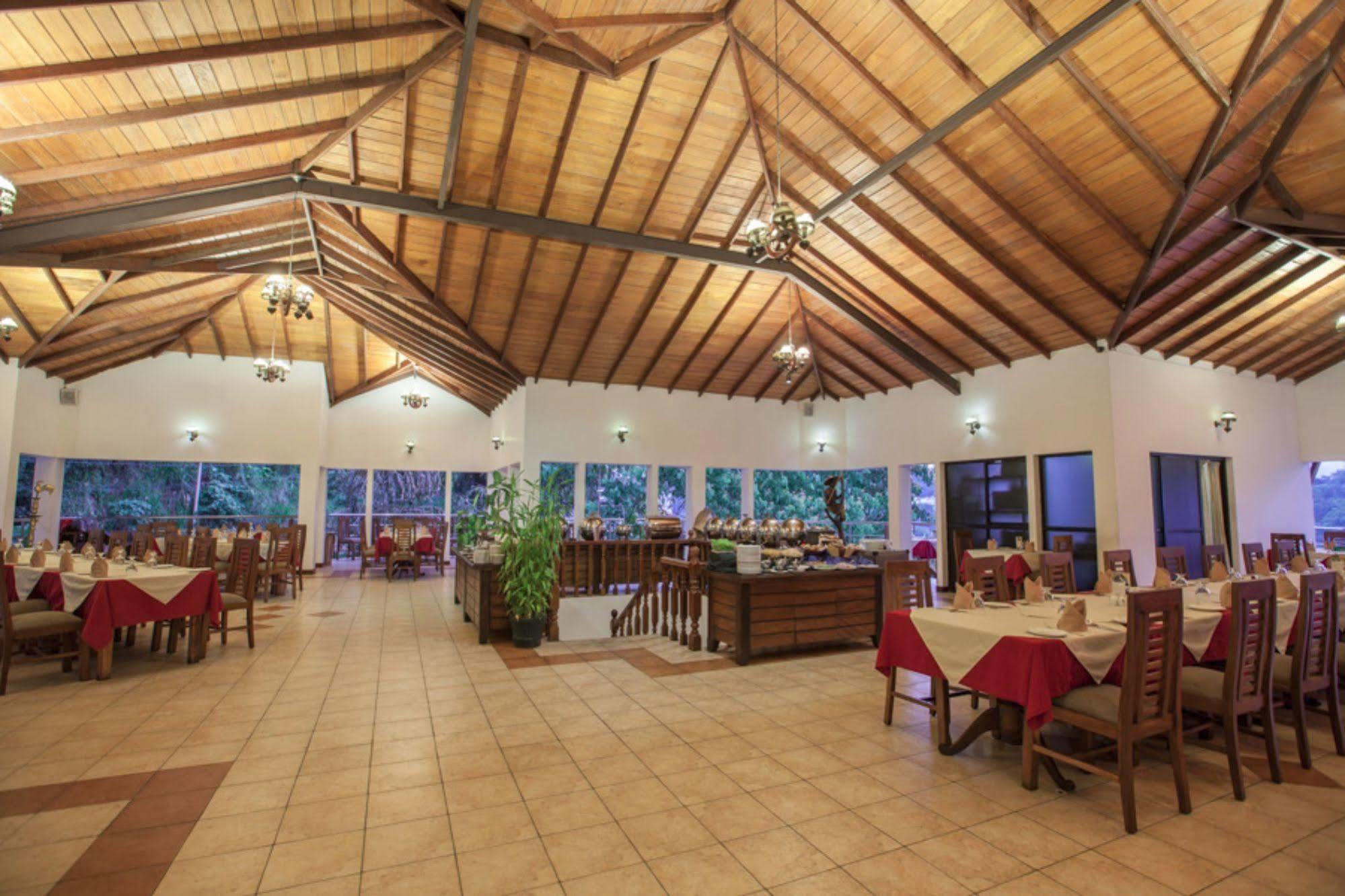קנדי Senani Hotel מראה חיצוני תמונה