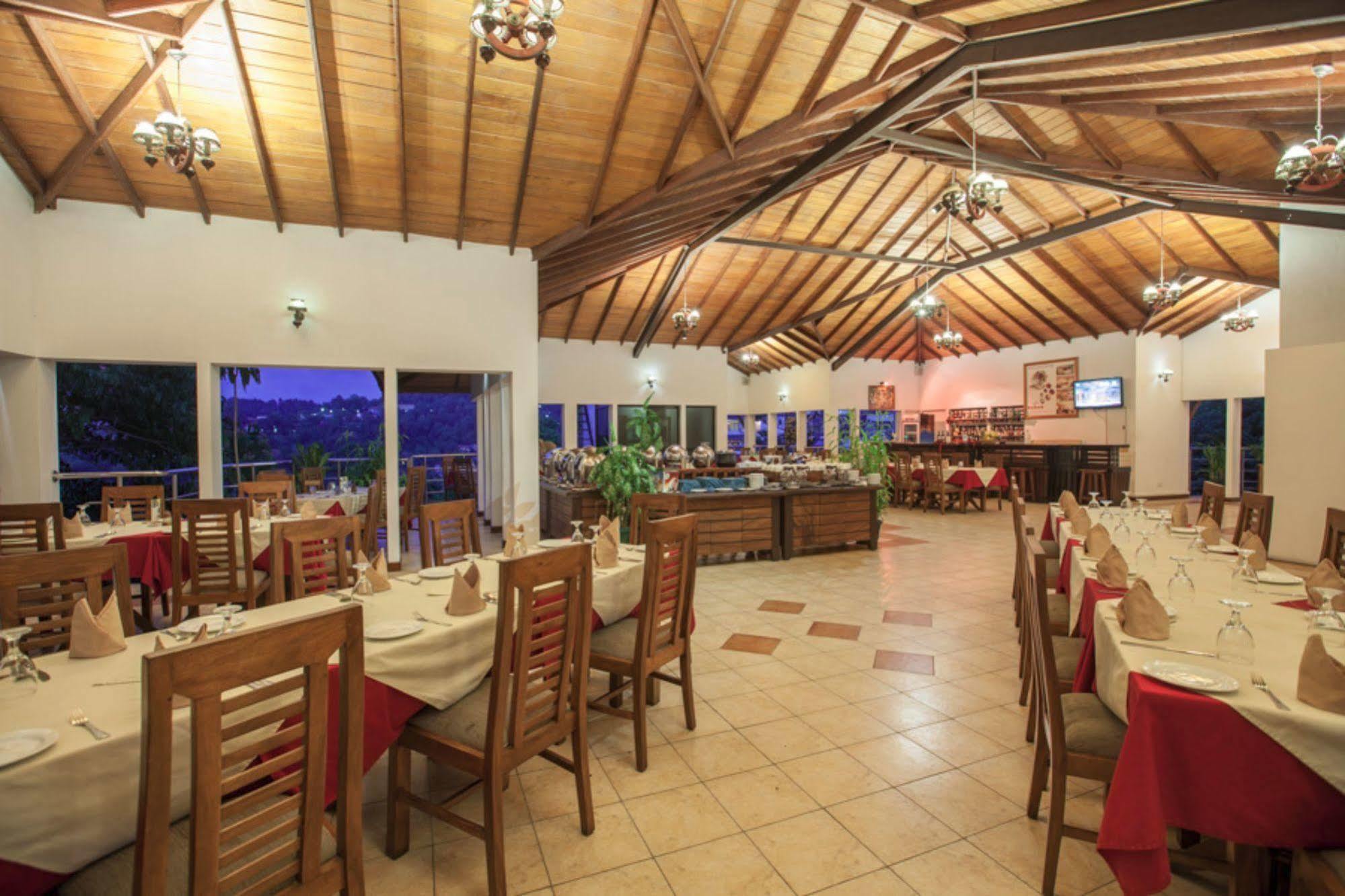 קנדי Senani Hotel מראה חיצוני תמונה